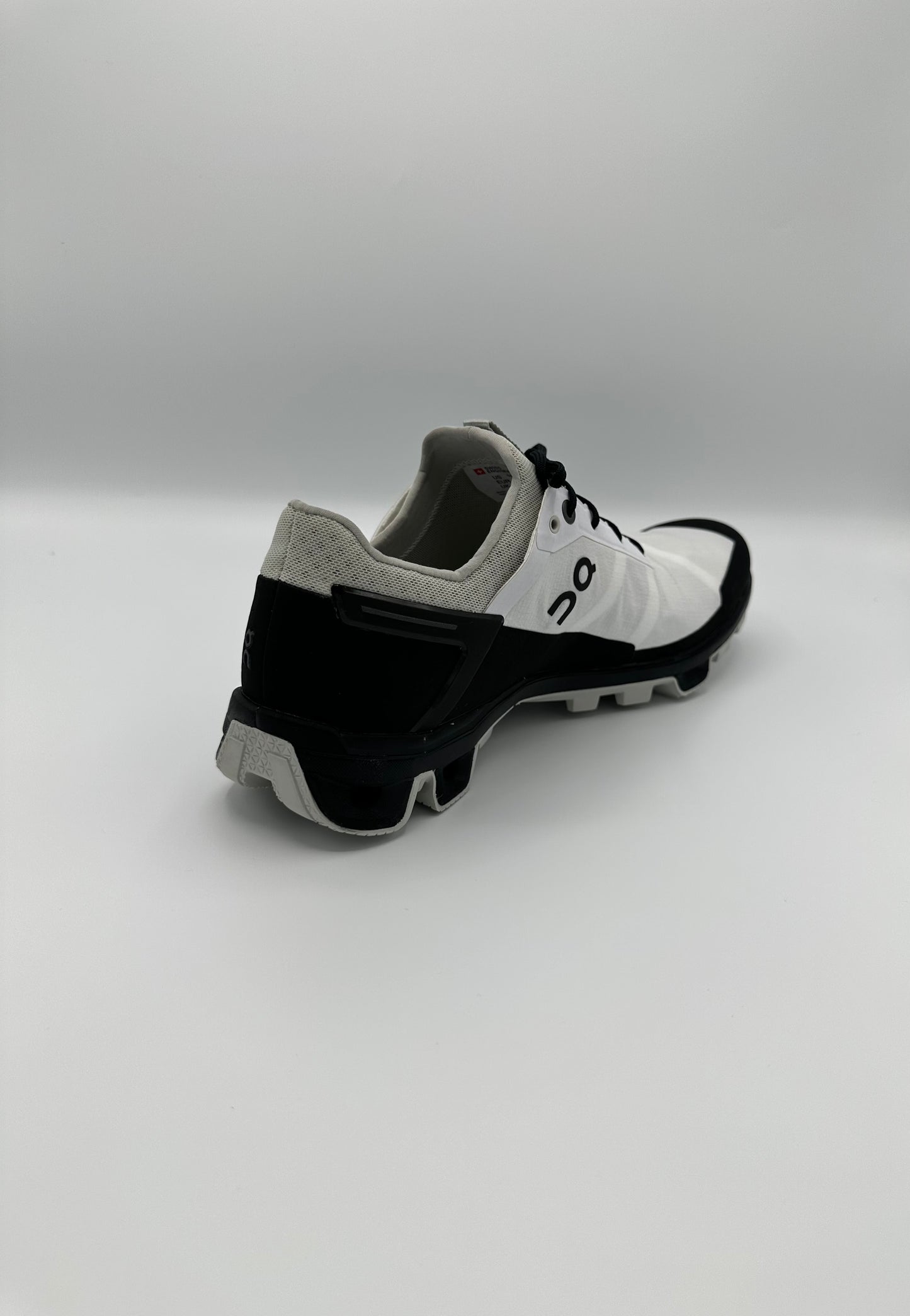 Oncloud Men's Cloud Venture Peak Running Shoes