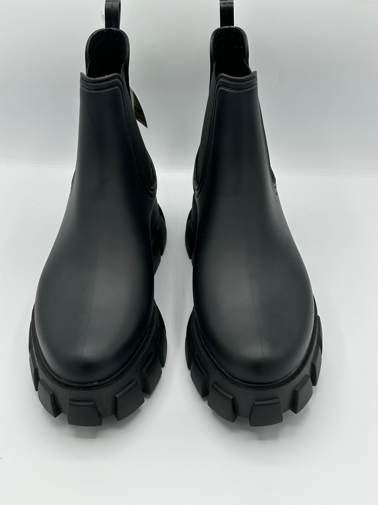 Jeffrey Campbell Women's Raindrop Chelsea Boot in Black Matte